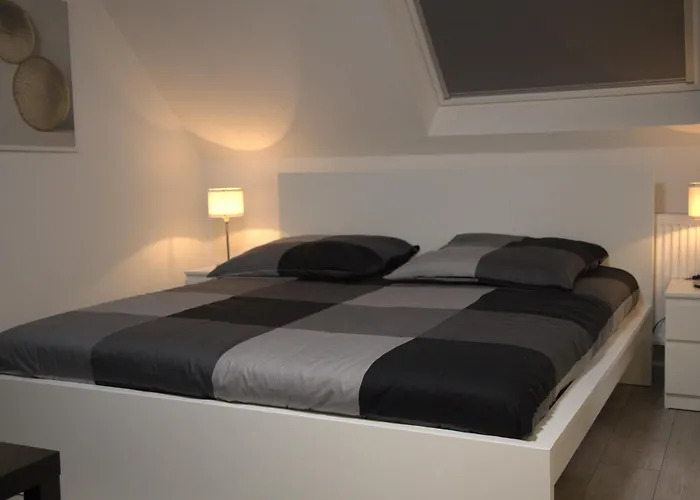 Smart 1 ホテル 3*